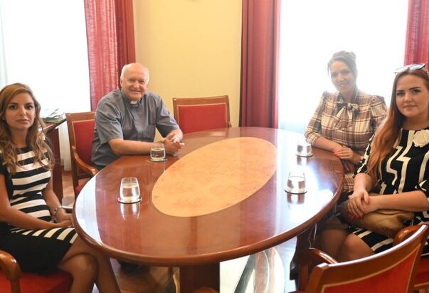 Beogradski nadbiskup Nemet primio u zgradi Nadbiskupije goste iz Zrenjanina