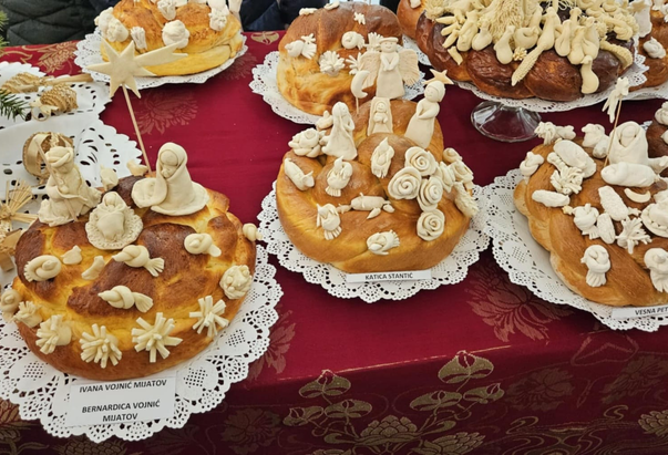 Tavankut: Izložba božićnjaka i božićnih ukrasa
