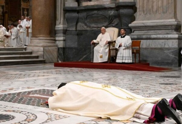 Papa nazočio biskupskom ređenju novog rimskog pomoćnog biskupa