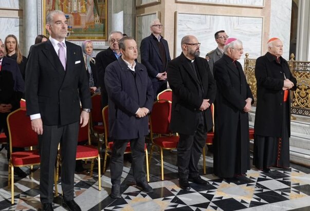 Kardinal Nemet prisustvovao Božićnoj Liturgiji u hramu Svetog Save na Vračaru