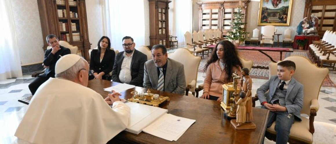 Papa: Prema Romima još uvijek postoje predrasude i bolne situacije s kojima se moraju suočiti