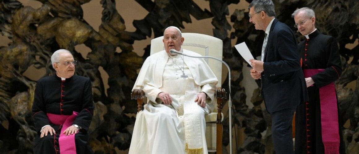 Papa Franjo: Više od profesije, novinarstvo je poziv i poslanje