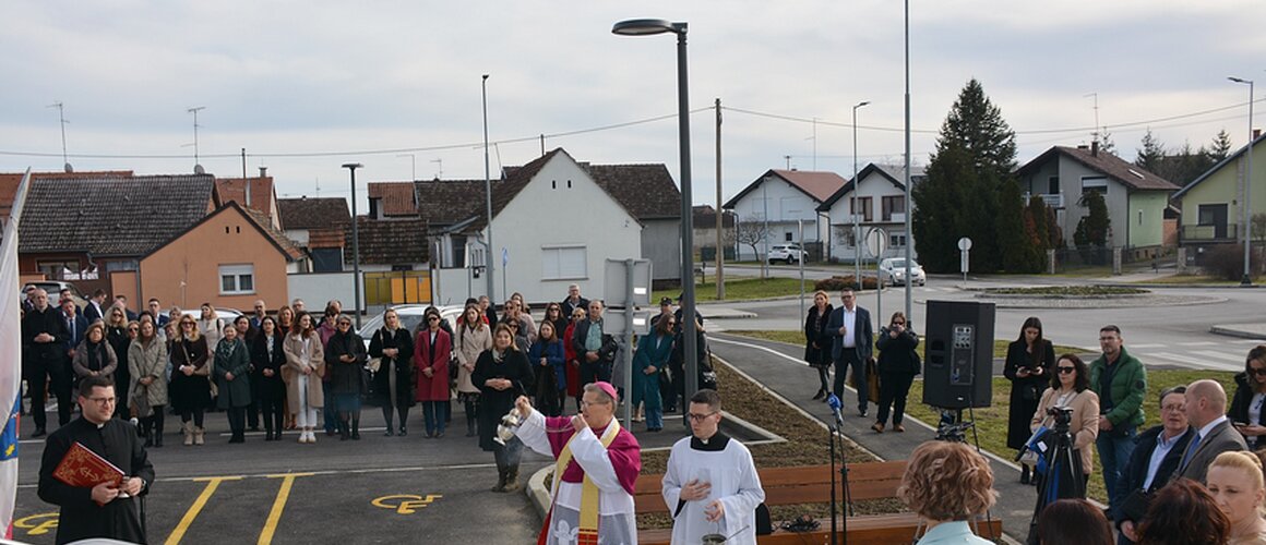 Nadbiskup Hranić blagoslovio novu zgradu Centra za socijalni rad u Đakovu