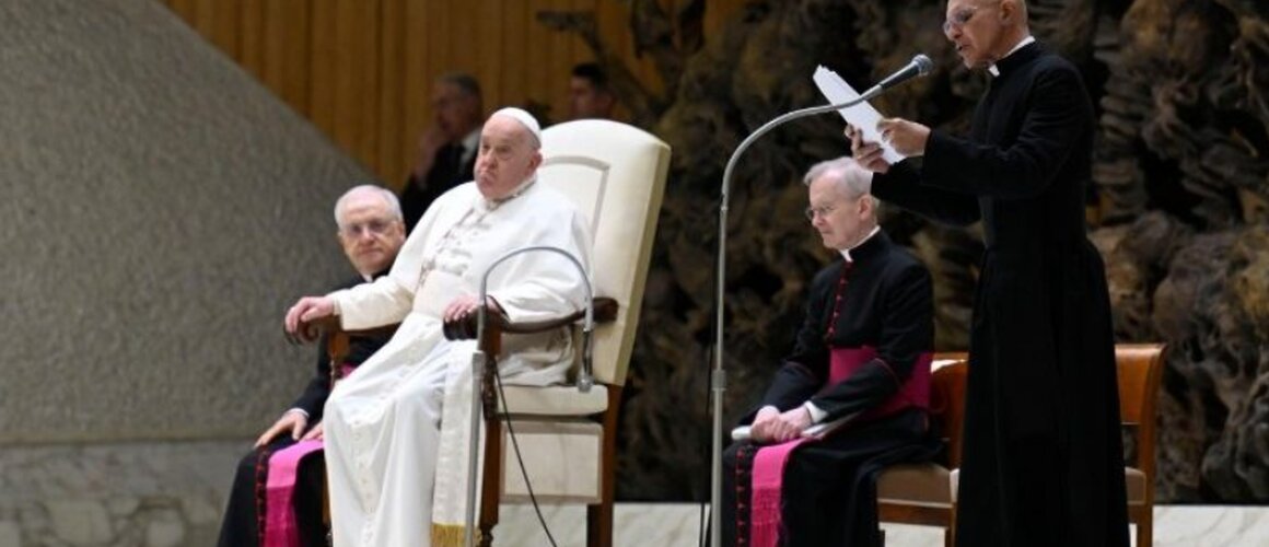 Papa teško prehlađen