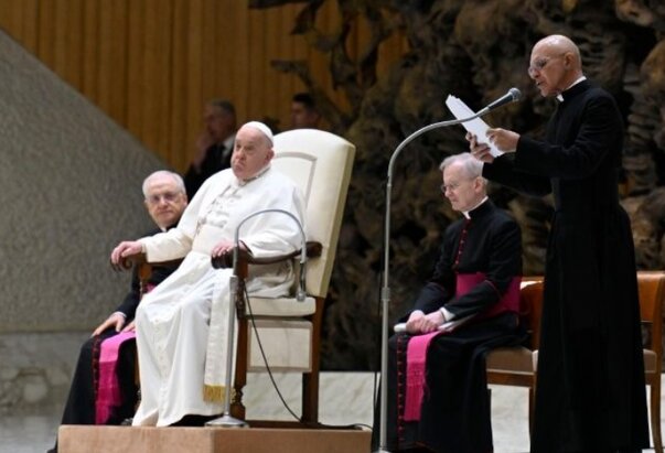 Papa teško prehlađen