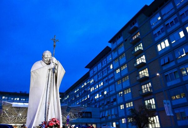 Priopćenje Tiskovnog ureda Svete Stolice o Papinom zdravstvenom stanju