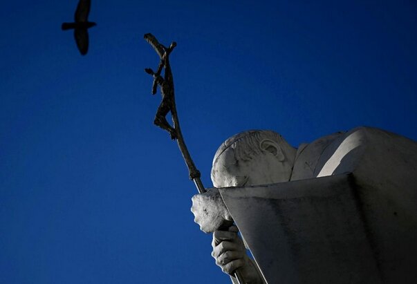 Papa Franjo je imao dva slučaja akutne respiratorne insuficijencije