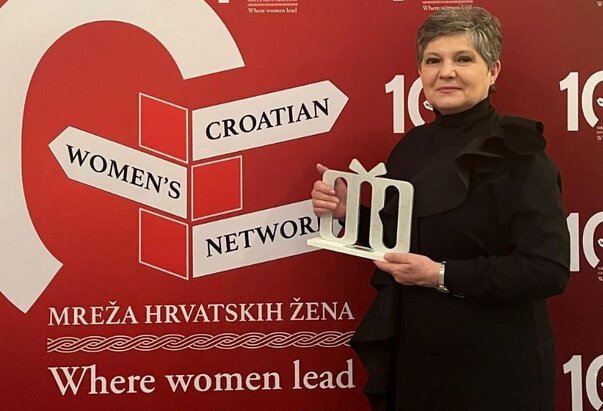 Zlati Vasiljević uručena nagrada "Utjecajna hrvatska žena"