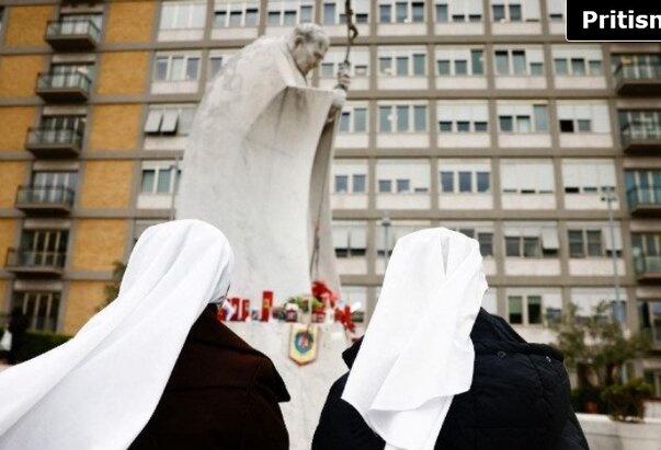 Papa od zdravstvenog osoblja dobio na dar tortu