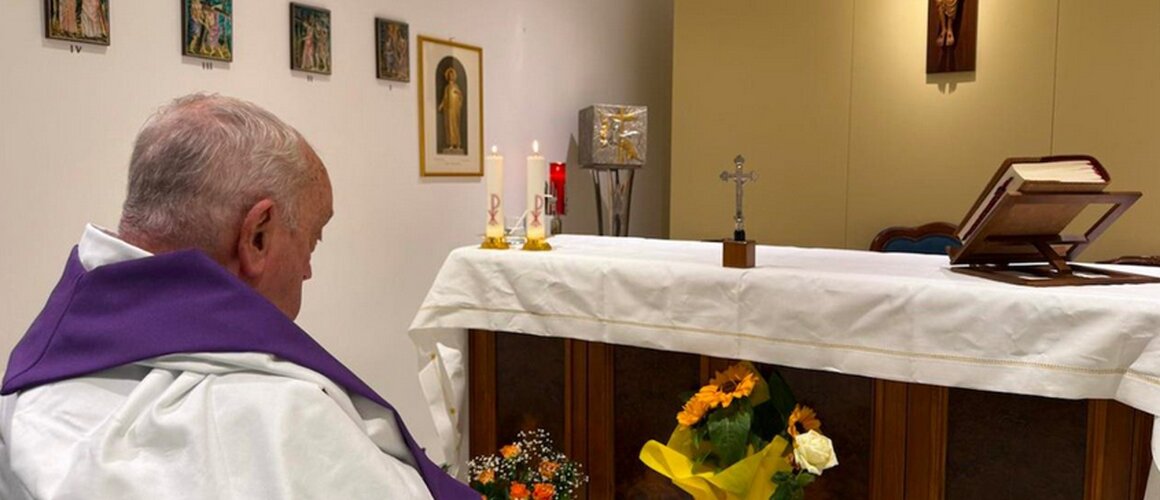 Prva fotografija Pape od hospitalizacije