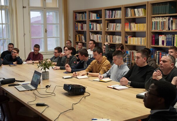 Održana druga u nizu edukacija o zaštiti maloljetnika i ranjivih osoba u Bogoslovnom sjemeništu u Đakovu