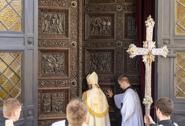 Kardinal De Donatis o načinima življenja Svete godine