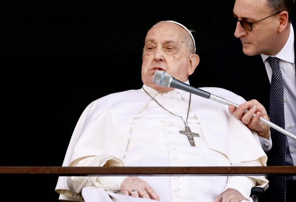 Stanje pape Franje stabilno, nastavljaju se terapije