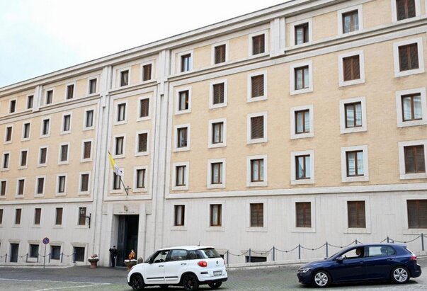 Papa nastavlja s oporavkom