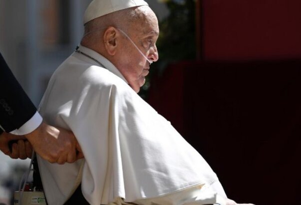 Papa Franjo se oporavlja, napisao je meditacije za križni put u Koloseju