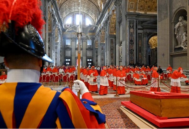 Obred zatvaranja Papina lijesa bit će na Vazmeni petak