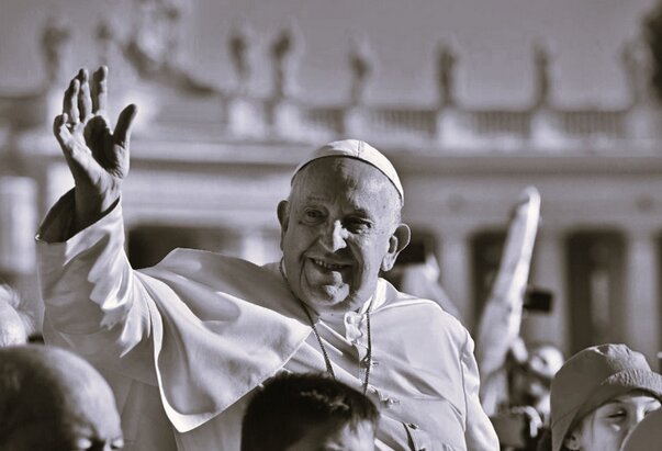 Započeo devetodnevni niz zadušnih liturgija za papu Franju