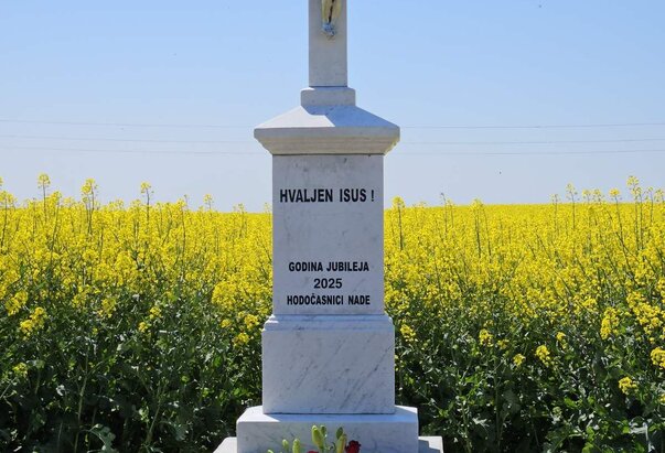 Obitelj Ivanković obnovila križ