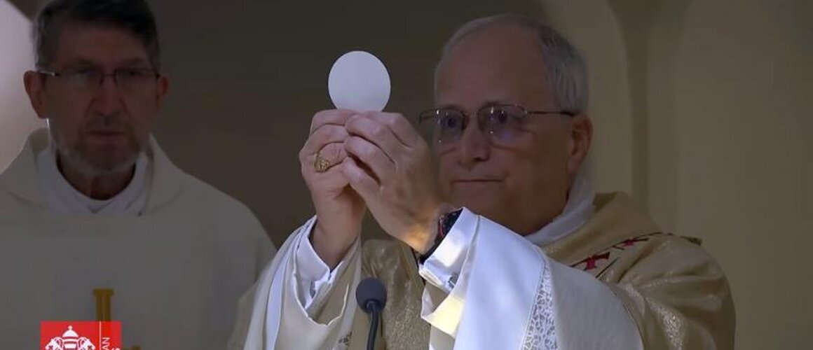 Papa Lav XIV. služio misu u vatikanskoj kripti i pomolio se na grobovima prethodnika