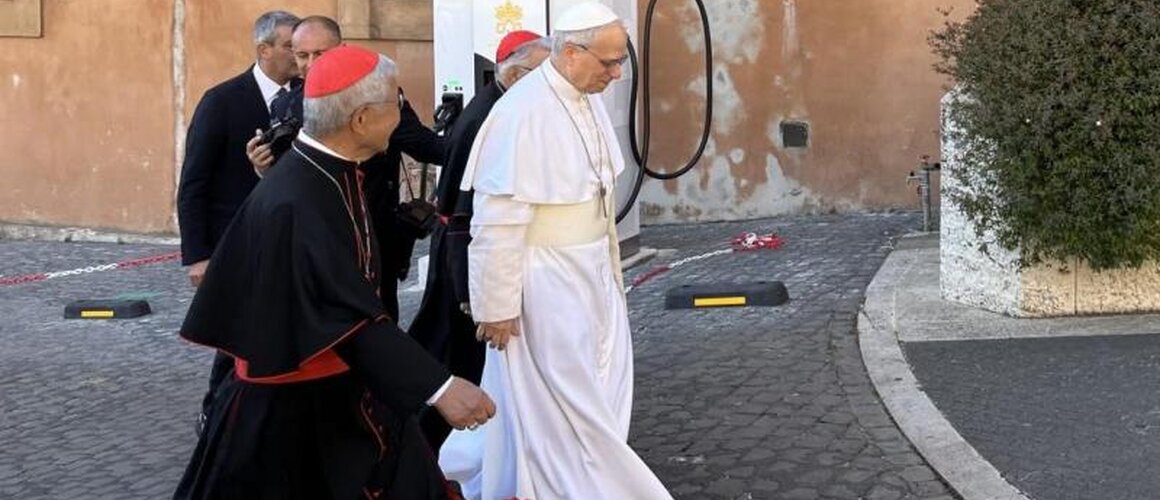 Papa Lav XIV. na Instagramu i X-u