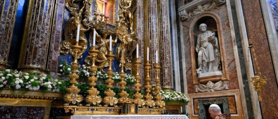 Papa u molitvi pred ikonom Salus Populi Romani: Utješi one koji su bez doma i zaštite