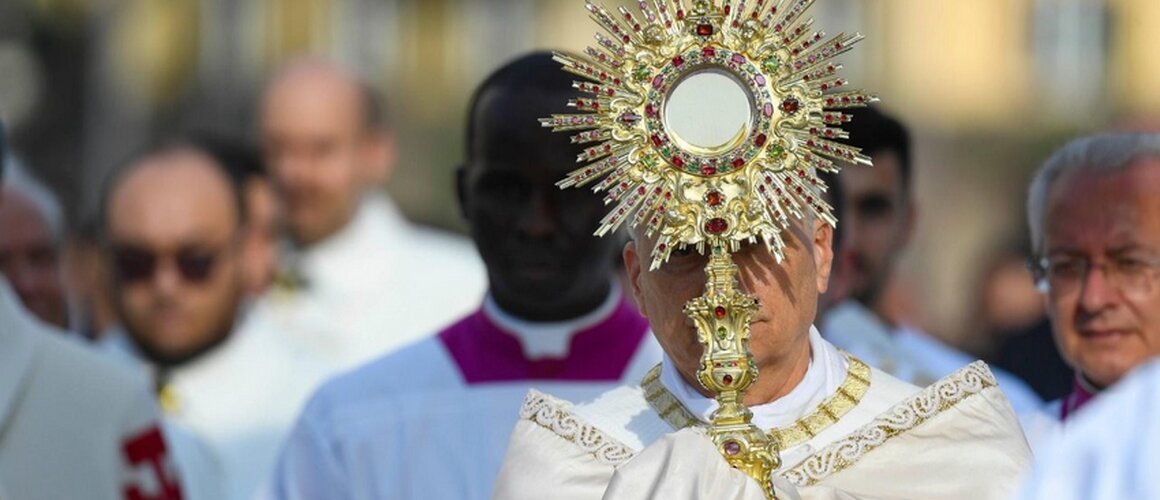 Papa na Tijelovo: Glad duše utažuje Krist – svijet trpi zbog pohlepe