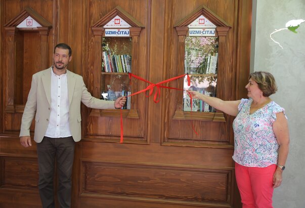 Mala slobodna knjižnica na kapiji ZKVH-a: »Uzmi – čitaj!«