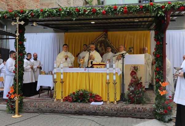 Nadbiskup Kutleša predvodio misu s činom posvete hrvatskog naroda Presvetom Srcu Isusovu