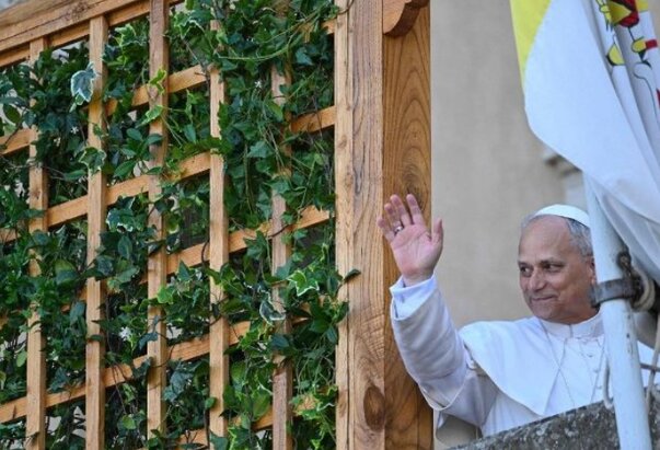 Papa Lav XIV. stigao u Castel Gandolfo: vjernici ga dočekali s pljeskom i molitvom