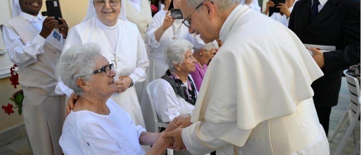 Papa Lav XIV. iznenada posjetio Dom za starije osobe "Sveta Marta" u Castel Gandolfu