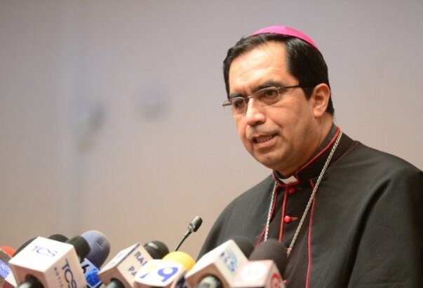 Crkva u Salvadoru kritizira ustavnu reformu koja dopušta neograničene predsjedničke mandate