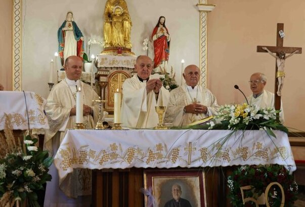 Zlatna Misa preč. Blaža Zmaića u rodnim Starim Perkovcima