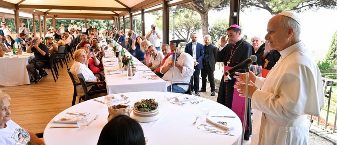 Papa na ručku sa siromasima: Mi smo najljepše Božje stvorenje