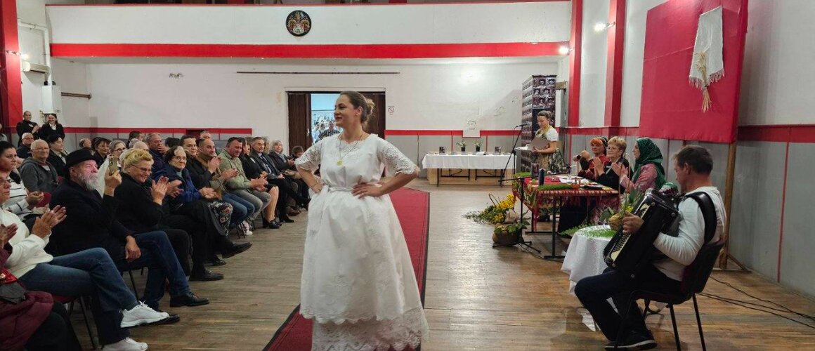 »Divojački vašar« u Hrvatskom domu