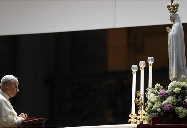 Papa predvodio krunicu i bdjenje za mir u svijetu, poručivši: „Najprije moramo razoružati vlastito srce“