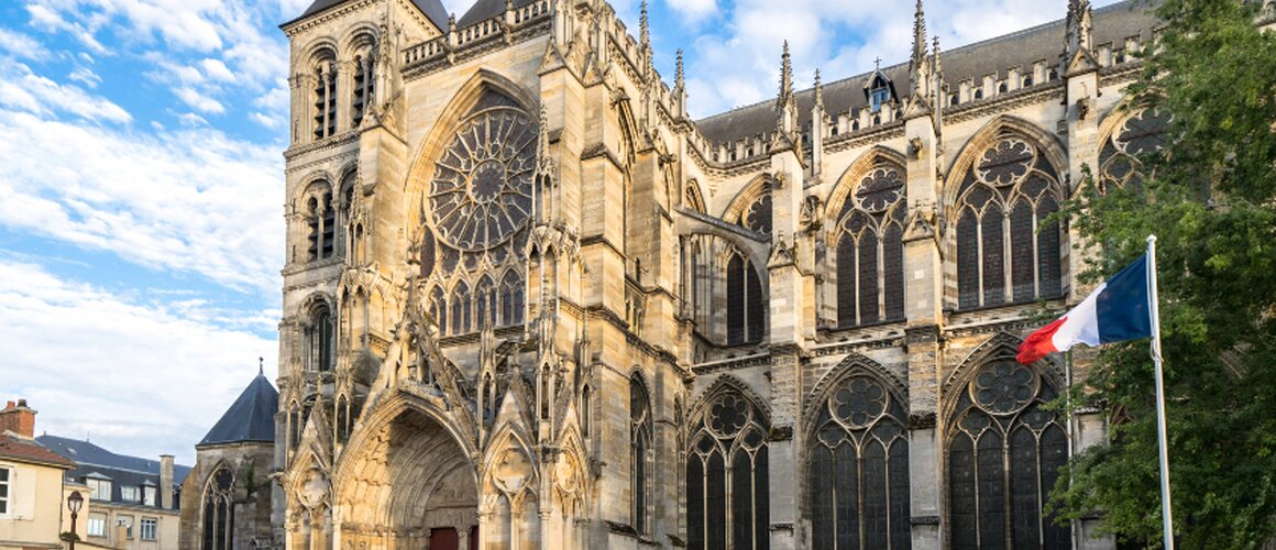 Francuski senatori pozvali na djelovanje protiv porasta protukršćanskih napada