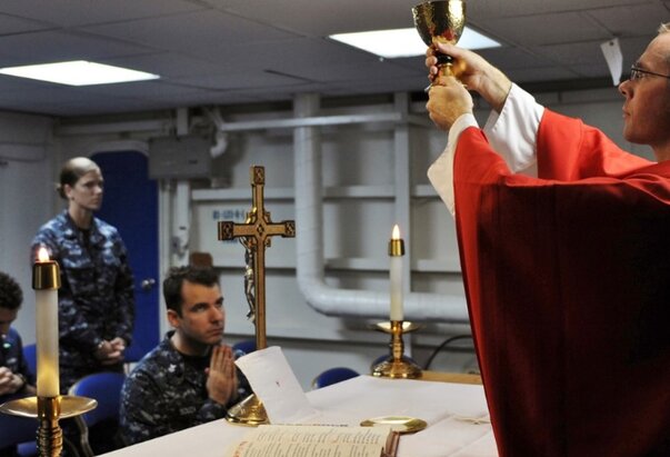 Odluka američke vojske o ukidanju ugovora za vojne kapelane izazvala zabrinutost među katolicima