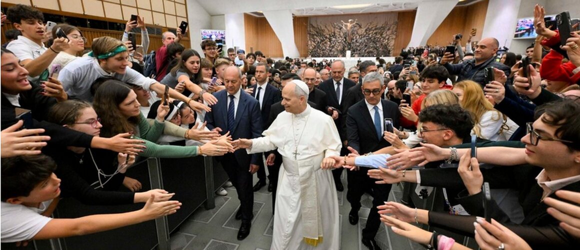 Papa mladima: Težite za velikim stvarima, ne dopustite da vašu priču piše algoritam