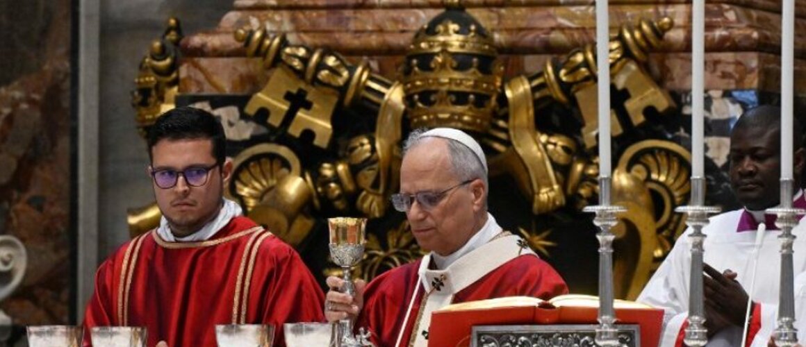 Papa Lav XIV. predvodio misu zadušnicu za papu Franju te preminule kardinale i biskupe