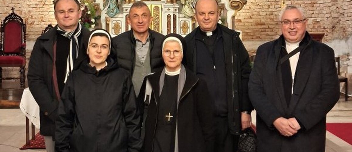 Duhovna zvanja rodom iz Sikirevačke župe svetog Nikole biskupa posjetila Srijemsku biskupiju