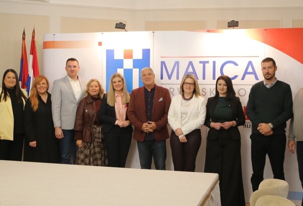 Goran Karan posjetio Hrvatski dom – Maticu uoči koncerta u Subotičkoj sinagogi