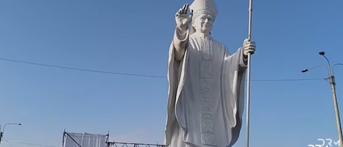 Otkriven šestmetarski kip pape Lava XIV. u njegovu nekadašnjem biskupskom gradu