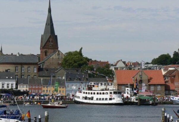 Policija oslobodila okupiranu crkvu u Flensburgu