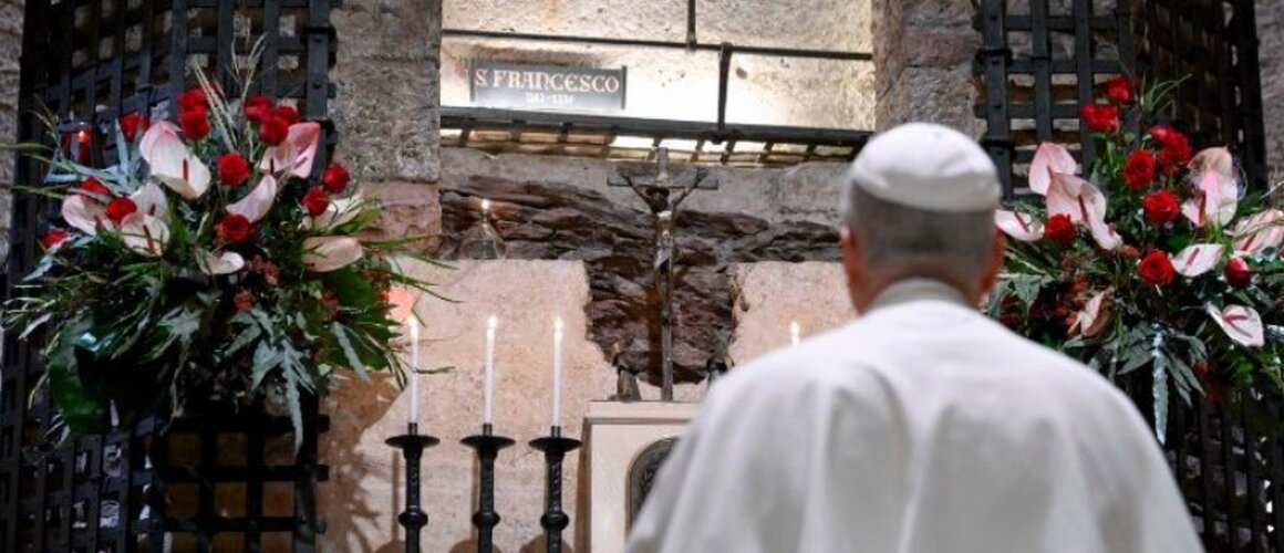 Papa Lav XIV. molio na grobu sv. Franje u Asizu: svijet traži znakove nade