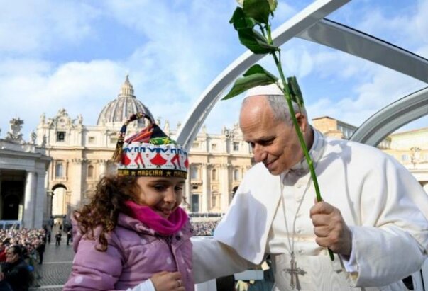 Papa: Uskrsnuće Isusa Krista omogućuje nam da na život gledamo s nadom