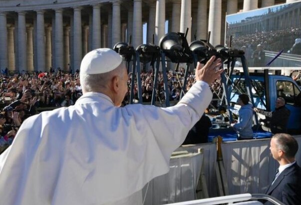 Papa Lav XIV. postavlja rekorde na Wikipediji