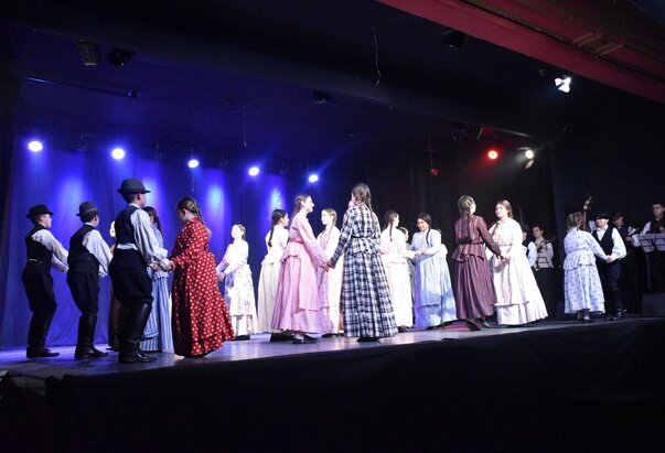 »Kolo, kolo, bit' će pir«