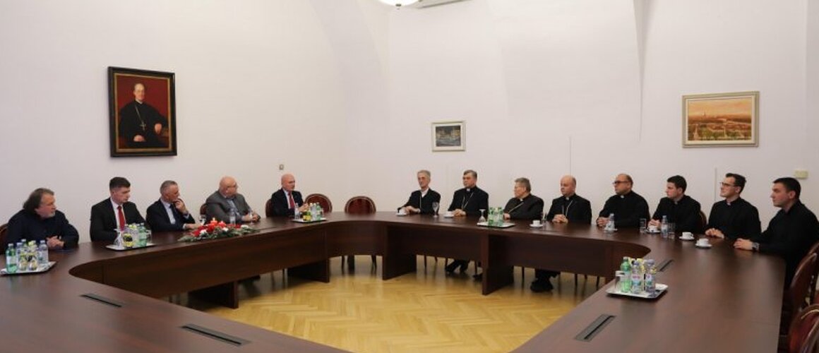 BISKUPI ĐAKOVAČKO-OSJEČKE CRKVENE POKRAJINE POSJETILI SVEUČILIŠTE U OSIJEKU