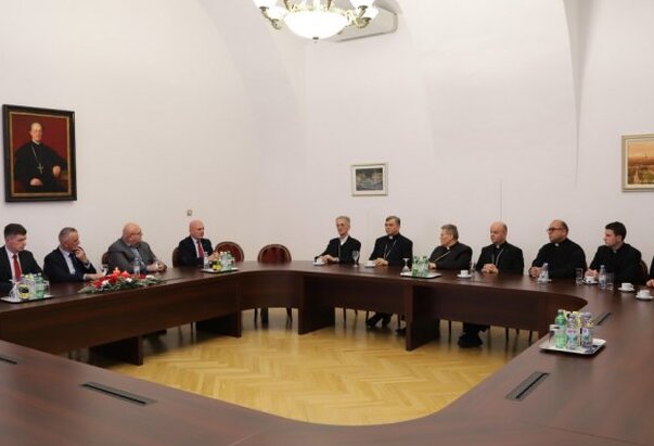 BISKUPI ĐAKOVAČKO-OSJEČKE CRKVENE POKRAJINE POSJETILI SVEUČILIŠTE U OSIJEKU