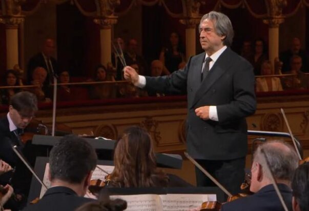 Vatikan: Papa Lav uručio Ratzingerovu nagradu dirigentu Riccardu Mutiju